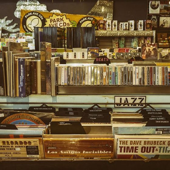#loftvinyl&books1
